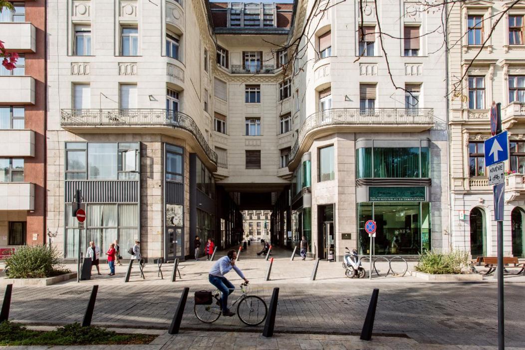 City Corso Apartman Budapest Eksteriør billede